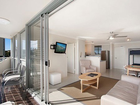 Eden Tower Holiday Apartments - Coogee Beach Accommodation 1