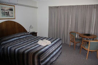 Charleville Motel - Coogee Beach Accommodation 1