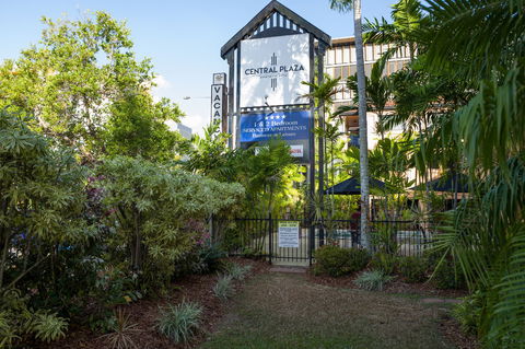 Central Plaza Apartments - Coogee Beach Accommodation 3