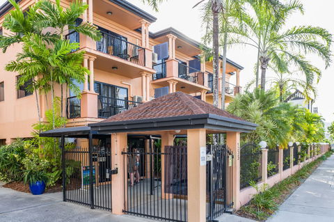 Central Plaza Apartments - Coogee Beach Accommodation 4