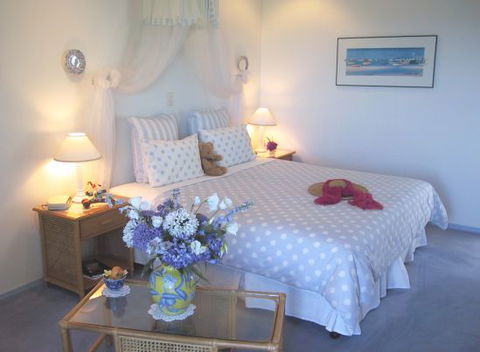 Ninderry Manor - Coogee Beach Accommodation 1