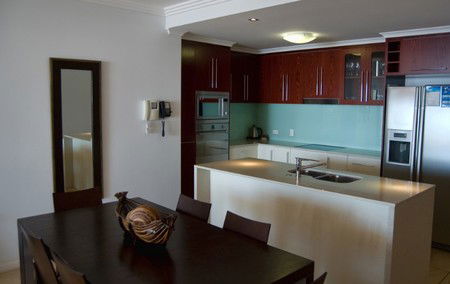 Waters Edge Apartments Cairns - Coogee Beach Accommodation 4