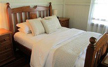 Paul Readers Yellow Haus - Coogee Beach Accommodation 0