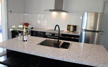 Cedar Grove - - Coogee Beach Accommodation 2