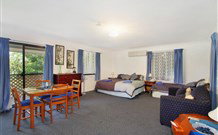 Amelies - Coogee Beach Accommodation 0
