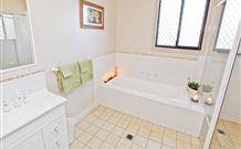Federation Gardens - Coogee Beach Accommodation 4