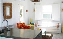 Siver Cabin - Coogee Beach Accommodation 3