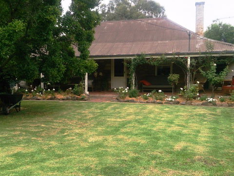 Frauenfelder Cottage - Coogee Beach Accommodation 3
