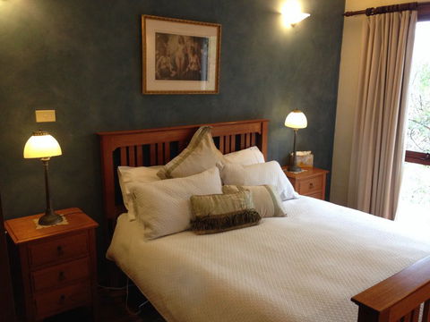 Studio Cottages - Coogee Beach Accommodation 6