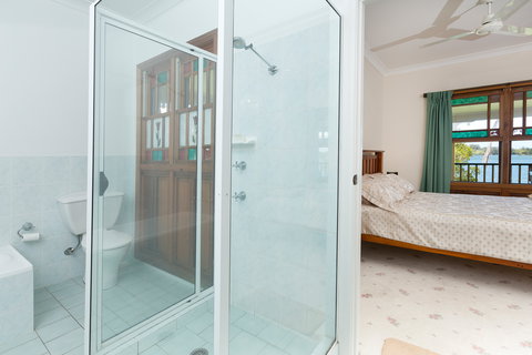 Cranford Waterfront Cottage - Coogee Beach Accommodation 2