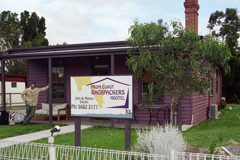 Foster YHA - Coogee Beach Accommodation 0
