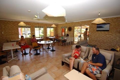Lancelin YHA - Coogee Beach Accommodation 7