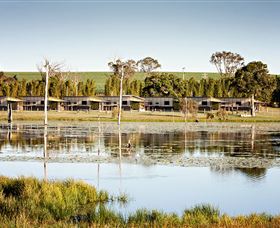 Lake Redbrook Holiday Retreat - Coogee Beach Accommodation 0