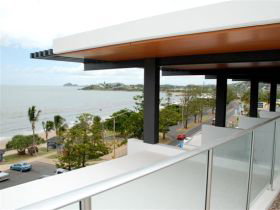 Echelon Apartments Yeppoon - Coogee Beach Accommodation 3