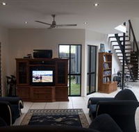 Dolphin Beach House - Coogee Beach Accommodation