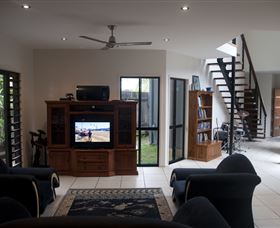 Dolphin Beach House - Coogee Beach Accommodation 0