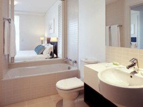 Cairns Harbour Lights - Coogee Beach Accommodation 2