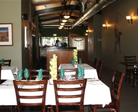 Dooleys Tavern And Motel Springsure - Coogee Beach Accommodation 2