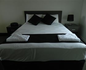Dooleys Tavern And Motel Capella - Coogee Beach Accommodation 0
