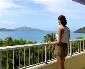 Hamilton Island Reef View Hotel - Coogee Beach Accommodation 0
