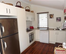 Red Ginger Bungalow - Coogee Beach Accommodation 1