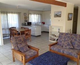 Fraser Island Holiday Lodges - Coogee Beach Accommodation 3