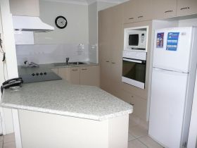 Pelican Cove Apartments - Coogee Beach Accommodation 3