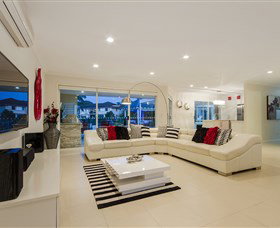 Rio Vista Quay At Vogue Holiday Homes - Coogee Beach Accommodation 1