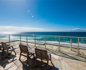 Beachfront Viscount - Coogee Beach Accommodation 0
