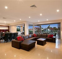 Xanadu Waterfront Elite Holiday Home - Coogee Beach Accommodation