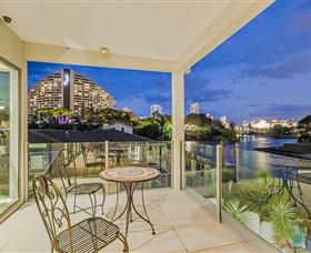 Riviera Waters At Vogue Holiday Homes - Coogee Beach Accommodation 2