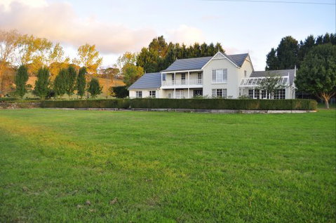 Ashgrove House: Farm Club Australia - Coogee Beach Accommodation 10