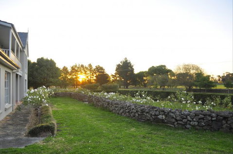 Ashgrove House: Farm Club Australia - Coogee Beach Accommodation 19