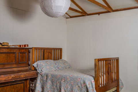 Daisy's Cottage - Coogee Beach Accommodation 1