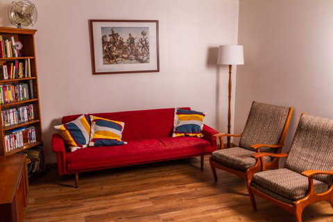 Daisy's Cottage - Coogee Beach Accommodation 3