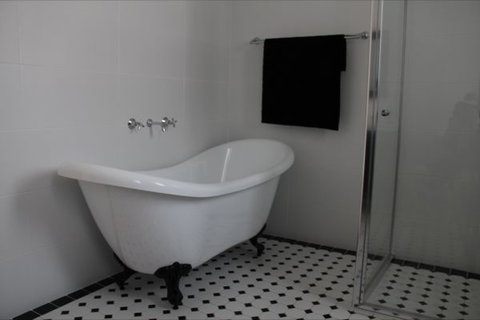 Dreamer's Cottage - Coogee Beach Accommodation 1
