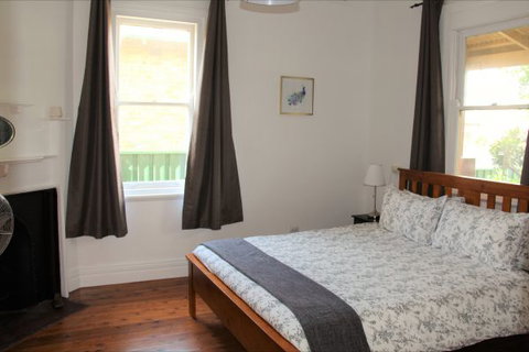 Dreamer's Cottage - Coogee Beach Accommodation 4