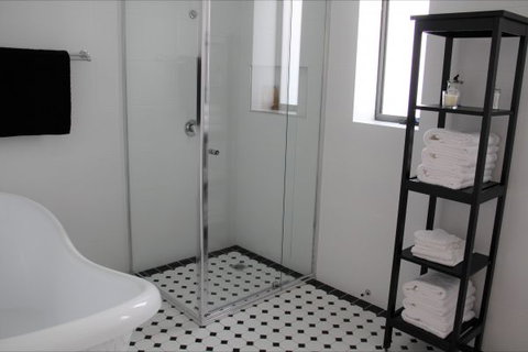 Dreamer's Cottage - Coogee Beach Accommodation 6