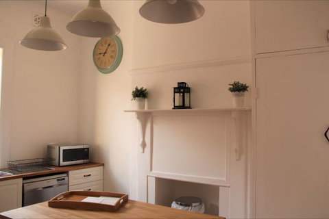 Dreamer's Cottage - Coogee Beach Accommodation 9