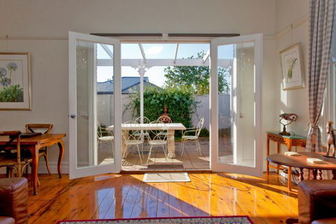 Elegance On Englehardt - Coogee Beach Accommodation 10