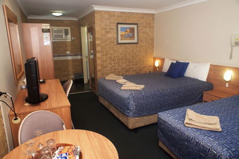 Forest Lodge Motor Inn And Restaurant - Coogee Beach Accommodation 2