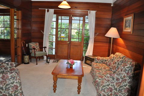 Hampden Cottage Accommodation Kangaroo Valley - Coogee Beach Accommodation 6