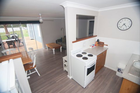 Laguna Lodge Holiday Units - Coogee Beach Accommodation 3