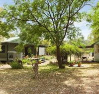 Red Tractor Retreat - Coogee Beach Accommodation