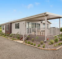 The Lake House Rothbury - Coogee Beach Accommodation