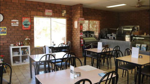 Mataranka Roadhouse And Cabins - Coogee Beach Accommodation 2