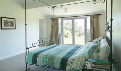 Ashgrove House: Farm Club Australia - Coogee Beach Accommodation 5