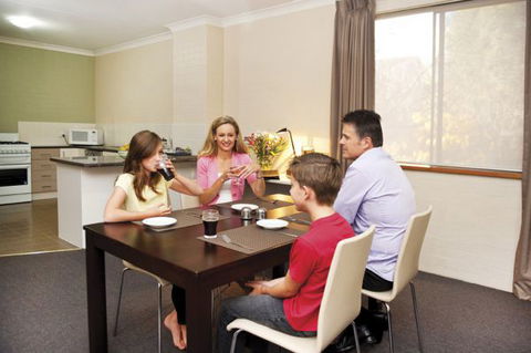 Oxley Court Apartments - Coogee Beach Accommodation 0