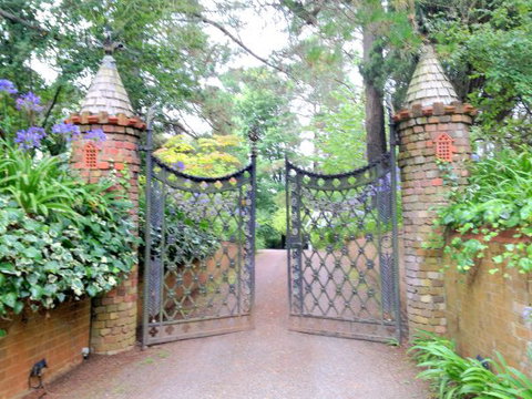 Southdown Cottage Bowral - Coogee Beach Accommodation 8
