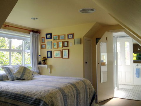 Southdown Cottage Bowral - Coogee Beach Accommodation 9